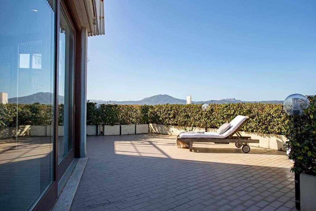 Sunny Rooftop Loft With Gorgeous Views Of Олбия Екстериор снимка